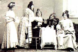Frauen beim Kaffee "Feensee",1911